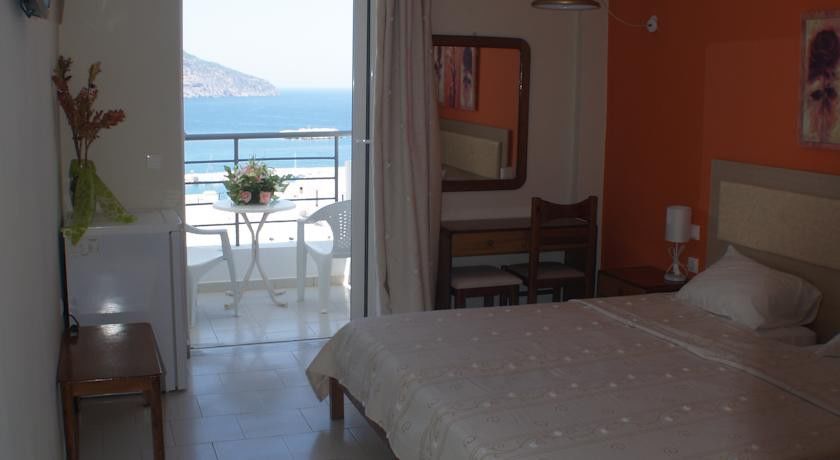 Iolkos Hotel Karpathos Esterno foto