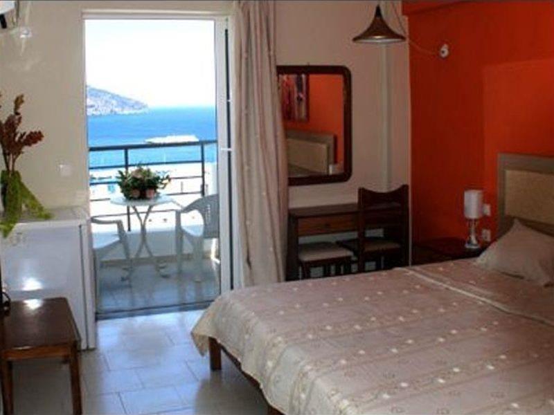 Iolkos Hotel Karpathos Esterno foto