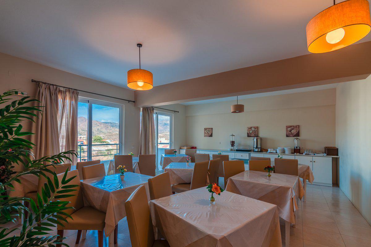 Iolkos Hotel Karpathos Esterno foto
