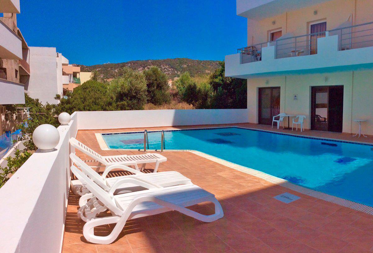 Iolkos Hotel Karpathos Esterno foto