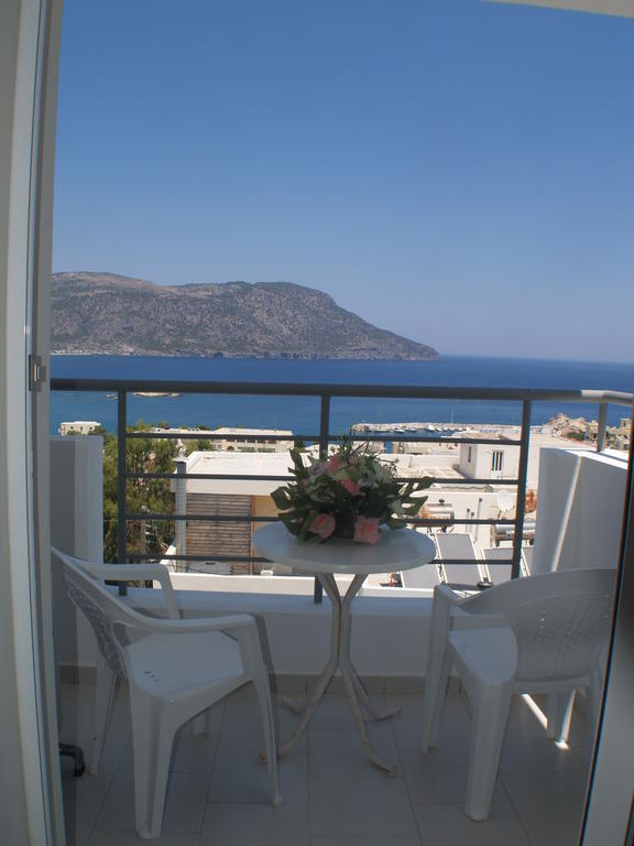 Iolkos Hotel Karpathos Esterno foto