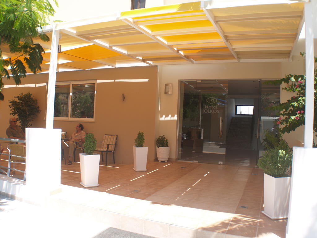 Iolkos Hotel Karpathos Esterno foto